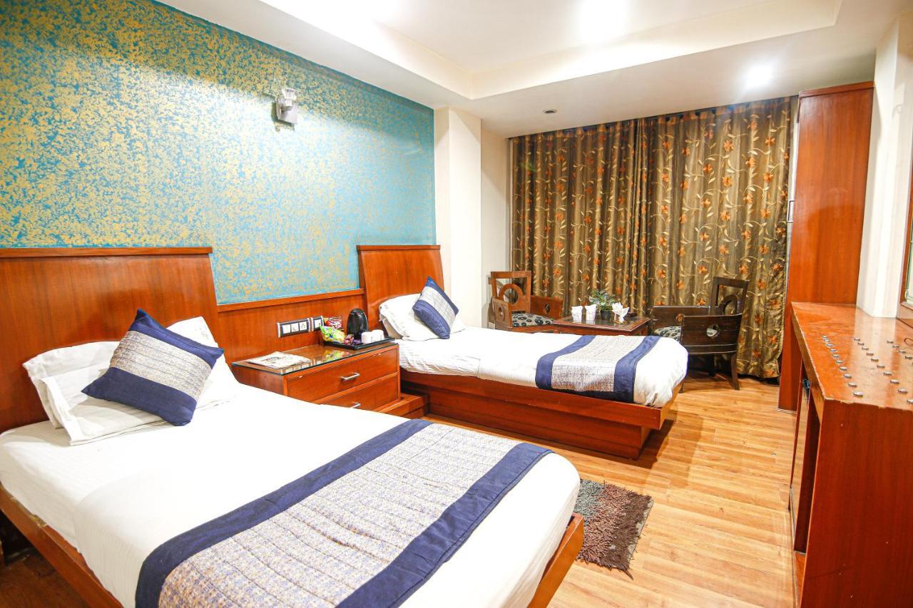 Hotel Shivdev International, Near New Delhi Railway Station Bagian luar foto